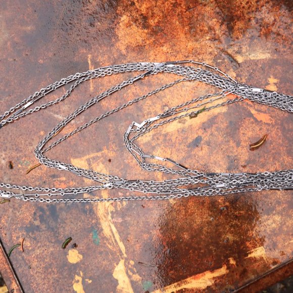 Vintage Multi 8 strand silver necklace with leaf clasp - Picture 2 of 7